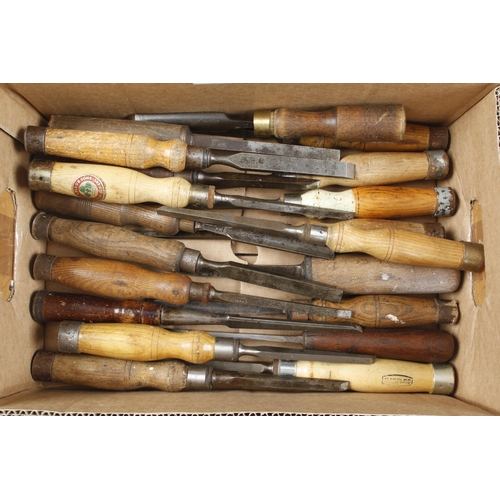 730 - 40 chisels and gouges G