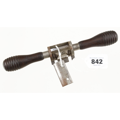 842 - A STANLEY No 67 spokeshave c/w both faces G