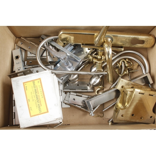 88 - Six pairs of unused brass parliament hinges and other door furniture G+