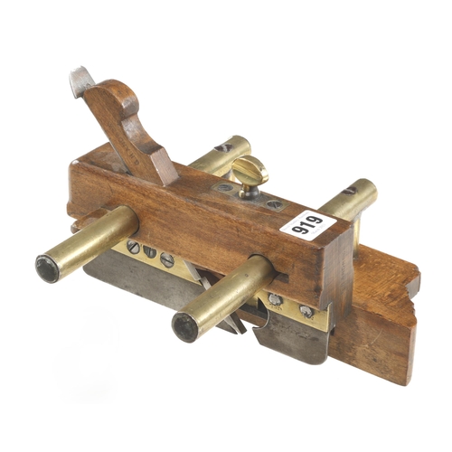 919 - A beech plough plane with brass stems G++