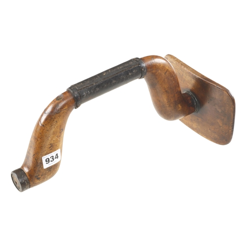 934 - An unusual hardwood brace with breast pad and leather grip G+