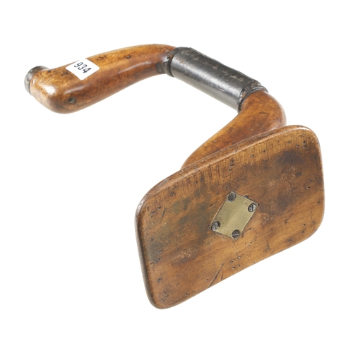 934 - An unusual hardwood brace with breast pad and leather grip G+