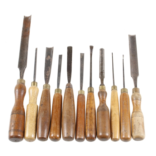 175 - 11 carving tools G+