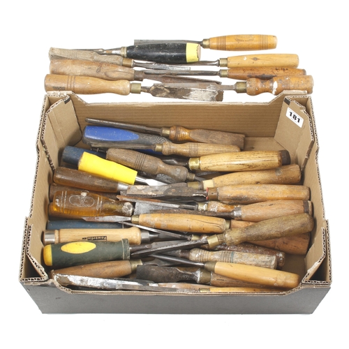 181 - 40 chisels and gouges G