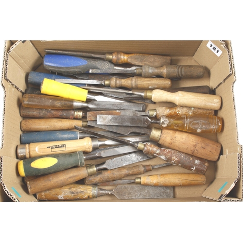 181 - 40 chisels and gouges G