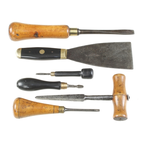 667 - Six small tools with patinated boxwood and ebony handles G++