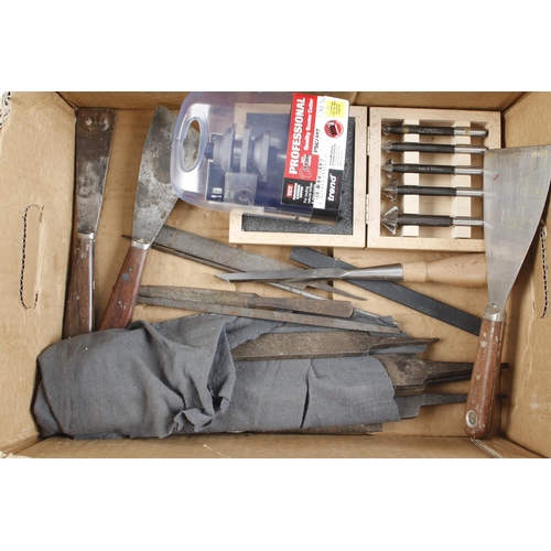 694 - A box of tools G