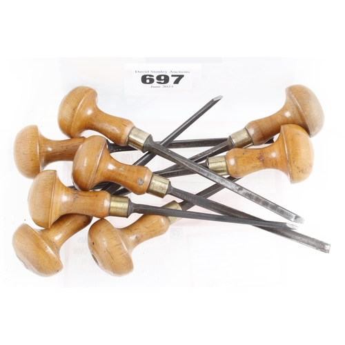 697 - A set of 8 engraving tools mainly by ADDIS G++