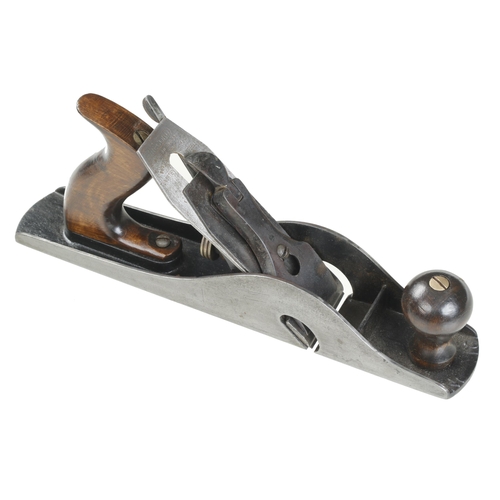 703 - A STANLEY No 10 rebate plane with Record iron, crack to handle G