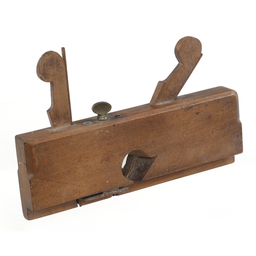 932 - A little used dado plane by IOHN GREEN  (mark G++) G++