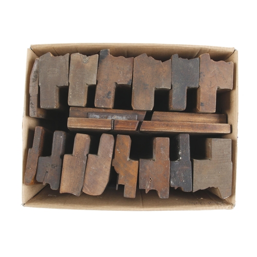 295 - 16 moulding planes G