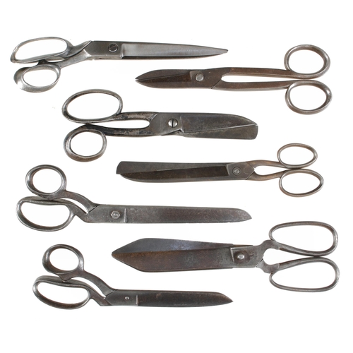 319 - Seven large shears G