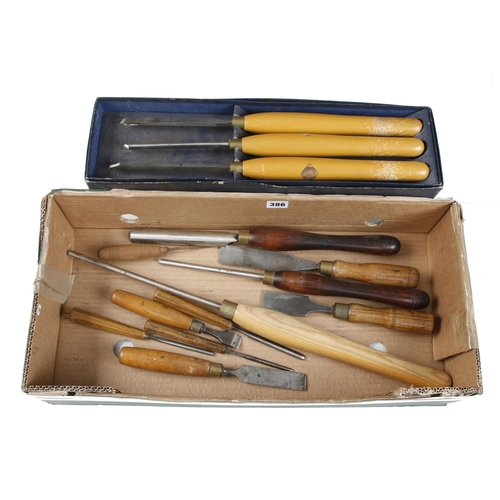 386 - Six turning tools and 8 chisels and gouges G