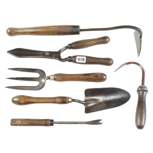 418 - A pair of vintage topiary shears and five other garden tools G