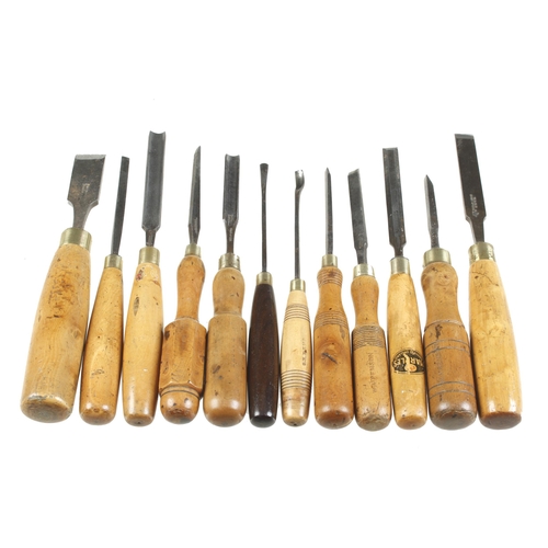 476 - 11 chisels and gouges with boxwood handles and another with rosewood handle G+