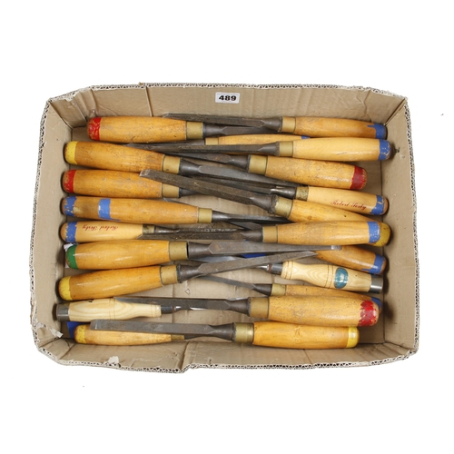 489 - 22 mortice chisels mainly with boxwood handles G+