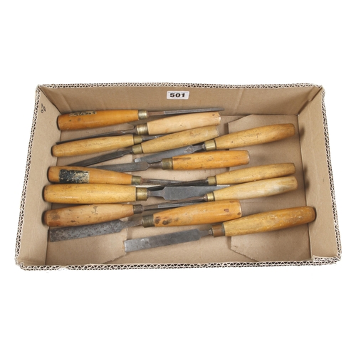 501 - 13 chisels with boxwood handles G+