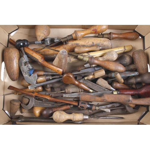 585 - A box of tools G