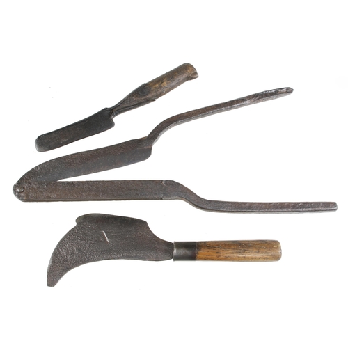 63 - A hurdlemakers wattle splitter, a small double billhook and a faggot cutter all of early 19C appeara... 