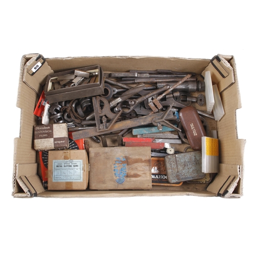 65 - Quantity of engineer's tools G