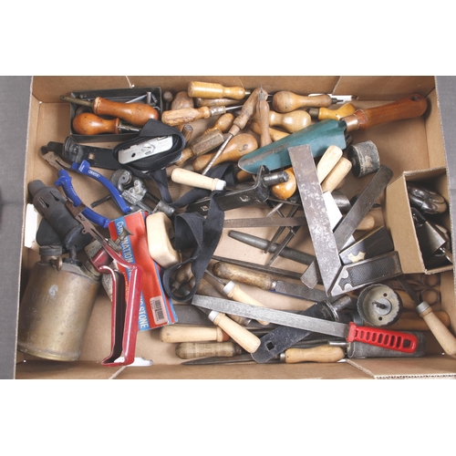 657 - A box of tools G