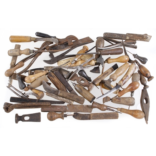 66 - Quantity of leather worker's tools G