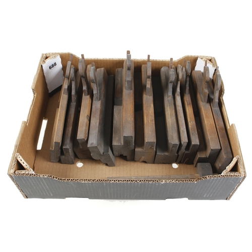 688 - 12 moulding planes G