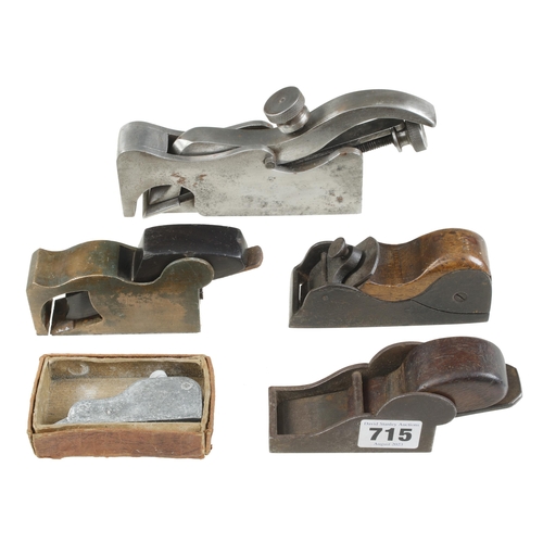 715 - A steel soled brass bullnose plane (pitting to sole) two small steel chariot planes and two others G... 