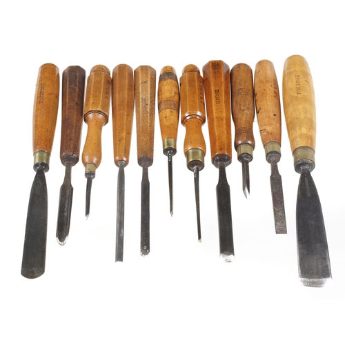 722 - 11 small chisels and carving tools G+