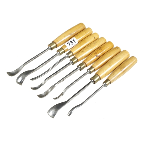 731 - A set of 8 carving tools by ASHLEY ILES with boxwood handles G+