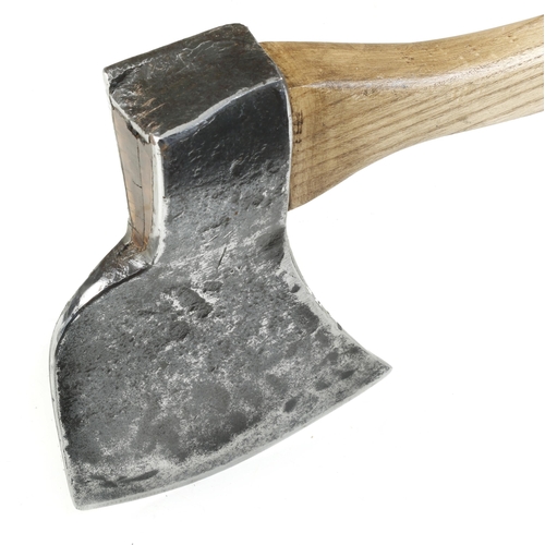 811 - A small, named European splitting axe with replaced handle G