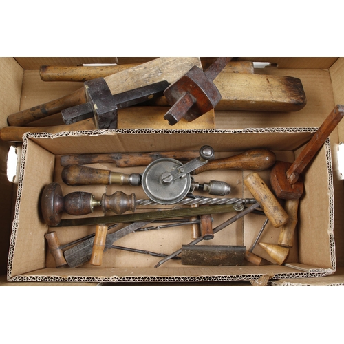 91 - A box of tools G