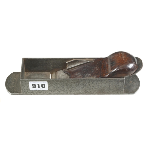 910 - A nice quality iron mitre plane 9