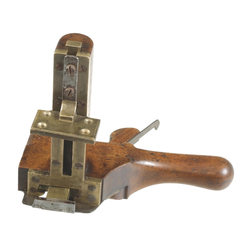 927 - A rare, nice quality, 19c coachbuilder's beech plough plane for circular work with brass slide and d... 