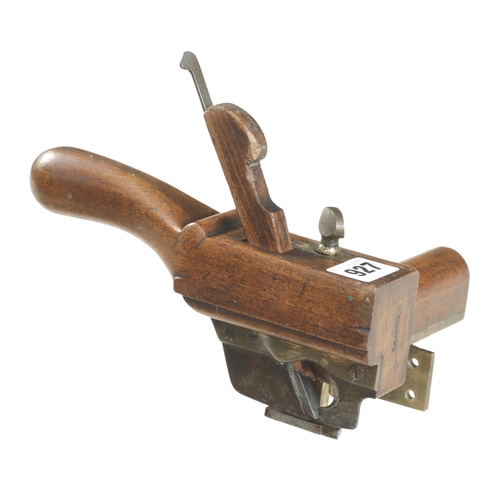 927 - A rare, nice quality, 19c coachbuilder's beech plough plane for circular work with brass slide and d... 