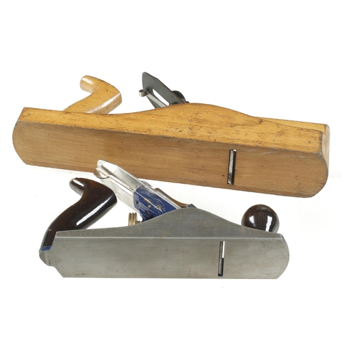 138 - A RECORD No 04 in orig box and a transitional MARPLES jack plane G+