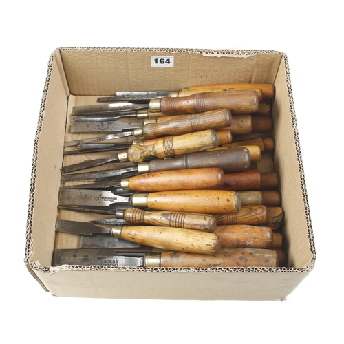 164 - 30 chisels and gouges G+