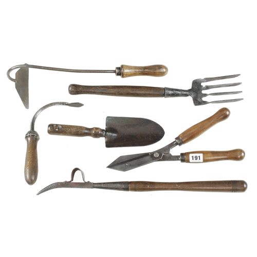 191 - A daisy grubber and 5 other vintage garden tools G