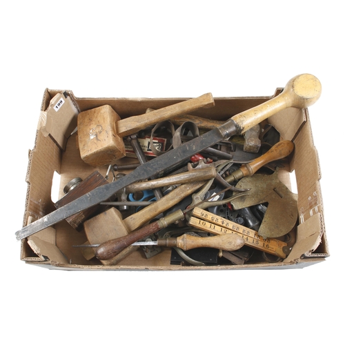 199 - A box of tools inc. a large turnscrew G+