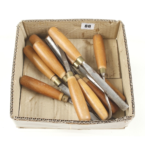 88 - 11 carving tools G