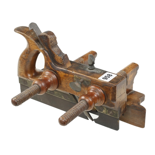 958 - An early handled beech screwstem plough by FENN London (1st mark BPM3 p306) with boxwood stems and n... 