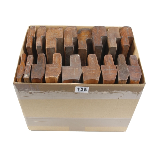 128 - 17 H&R moulding planes G