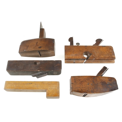 203 - A dado plane, toothing planes, compass plane and two spill planes G+