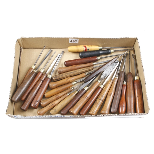 351 - 24 carving tools G+