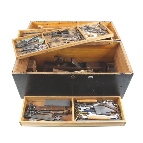 370 - A pine tools chest 33