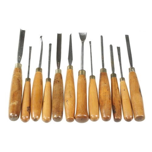 431 - 10 boxwood handled carving tools G