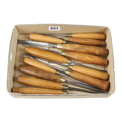 431 - 10 boxwood handled carving tools G