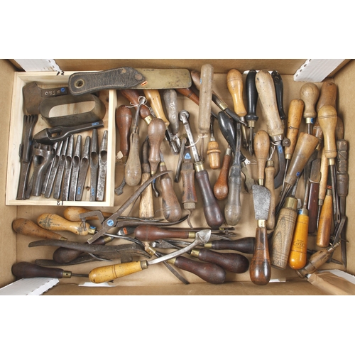 453 - A kit of 68 saddler's or leatherworker's tools incl. shaves, crease, wheel knives, prickers etc G+