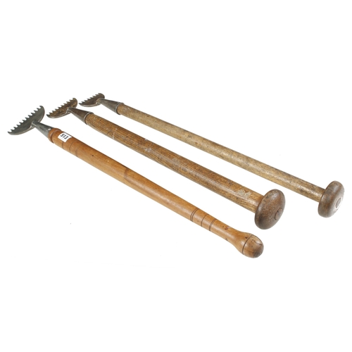 513 - Three carpet stretchers G+