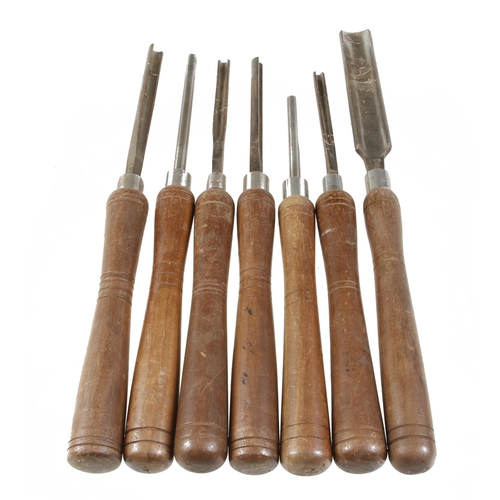 531 - A set of 7 large turning tools with matching handles G++